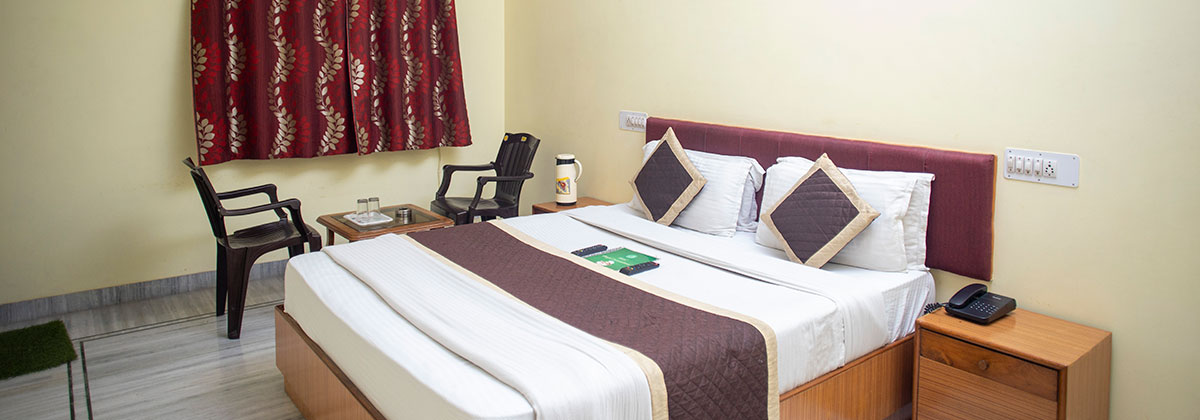 hotel near bus stand in udaipur